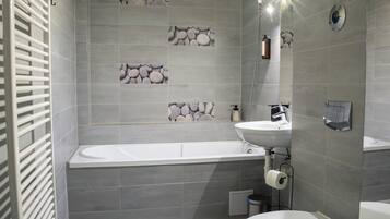 Apartment, Balcony, City View | Bathroom