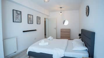 Appartement, balkon, uitzicht op stad | Een strijkplank/strijkijzer, gratis wifi