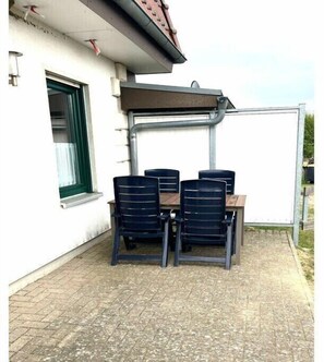 Outdoor dining - Holiday apartment with 2 bedrooms (Waldeck)
