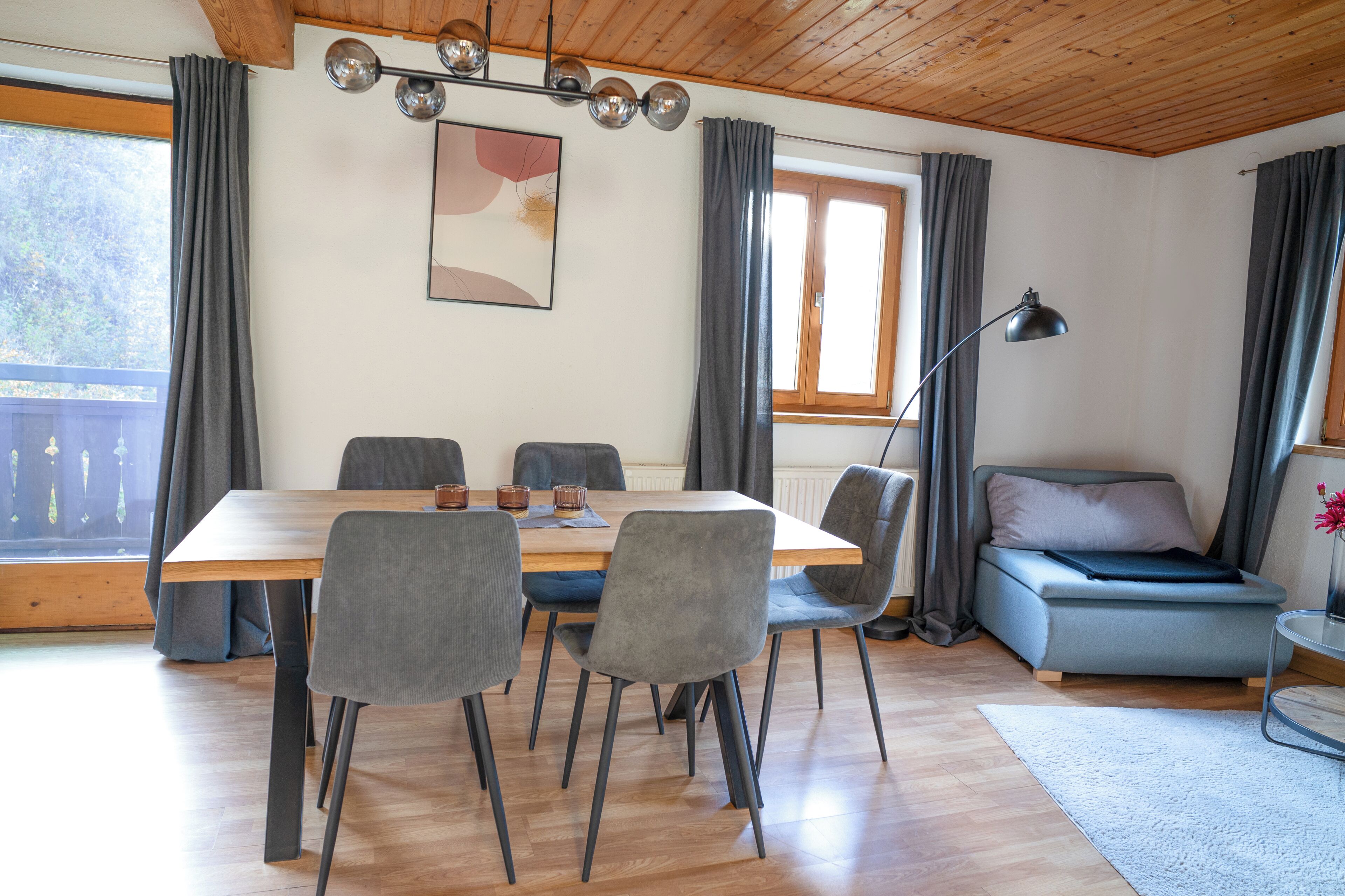 Comfort Apartment, 2 Bedrooms, Balcony, Mountain View | Dining