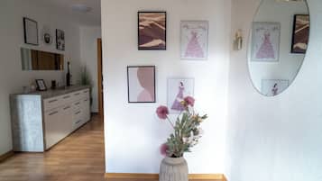 Appartamento Comfort, 2 camere da letto, balcone, vista montagna | Interni