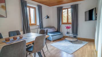 Appartamento Comfort, 2 camere da letto, balcone, vista montagna | Interni