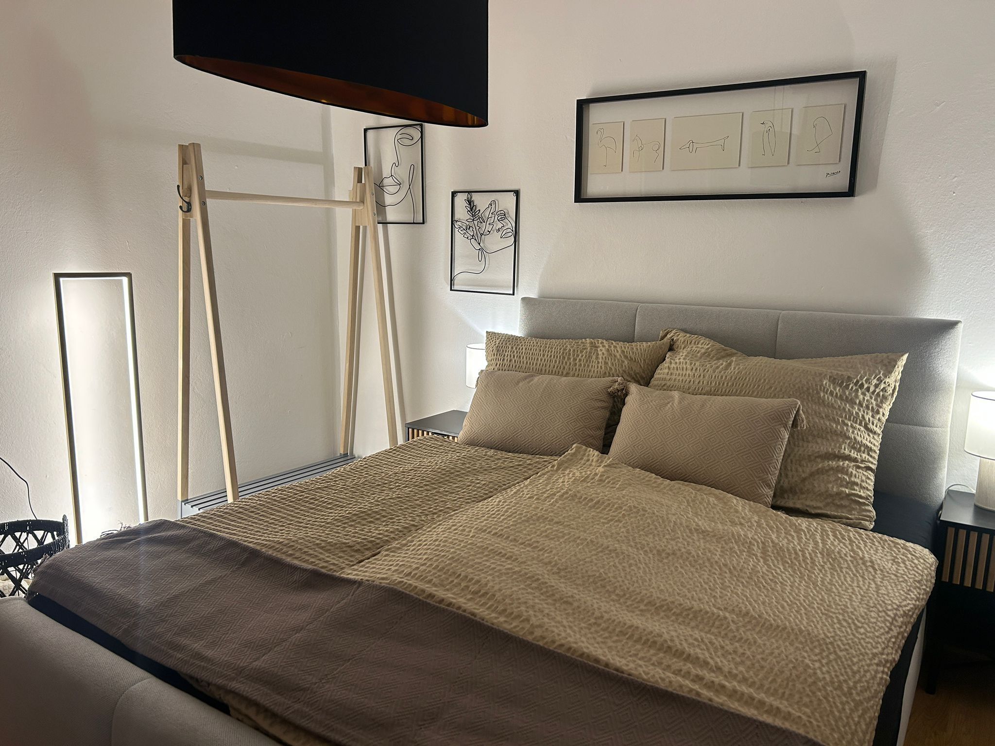 Superior-Apartment, Badewanne, Bergblick | Bügeleisen/Bügelbrett, kostenloses WLAN
