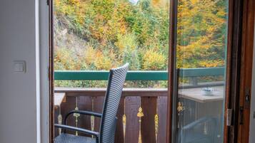 Comfort Apartment, Balcony, Mountain View | Interior