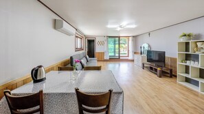 Basic-Zimmer, 2 Schlafzimmer (entire home)