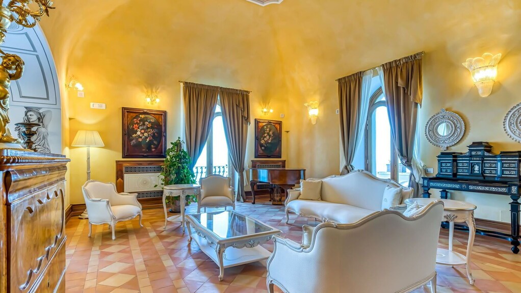 Villa In Ravello Mit 6 Schlafzimmern 15 Schlafplätzen - Maiori