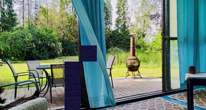 Nature escape chalet with private big garden & pond