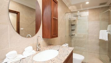 Vila, 3 kamar tidur, patio | Kamar mandi