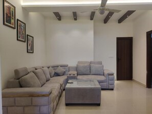 Suite Luxe, balcon | Coin séjour