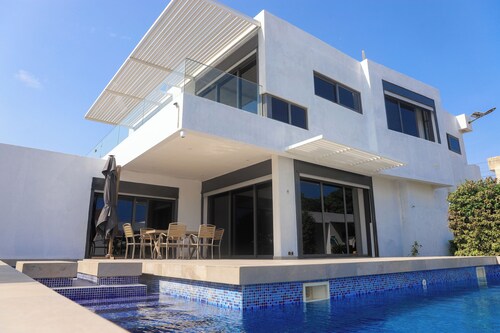 Villa Premium EdenFlats. Piscine et Bien-être