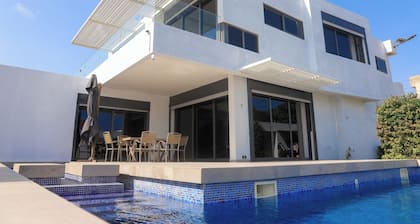 Villa Premium EdenFlats. Piscine et Bien-être