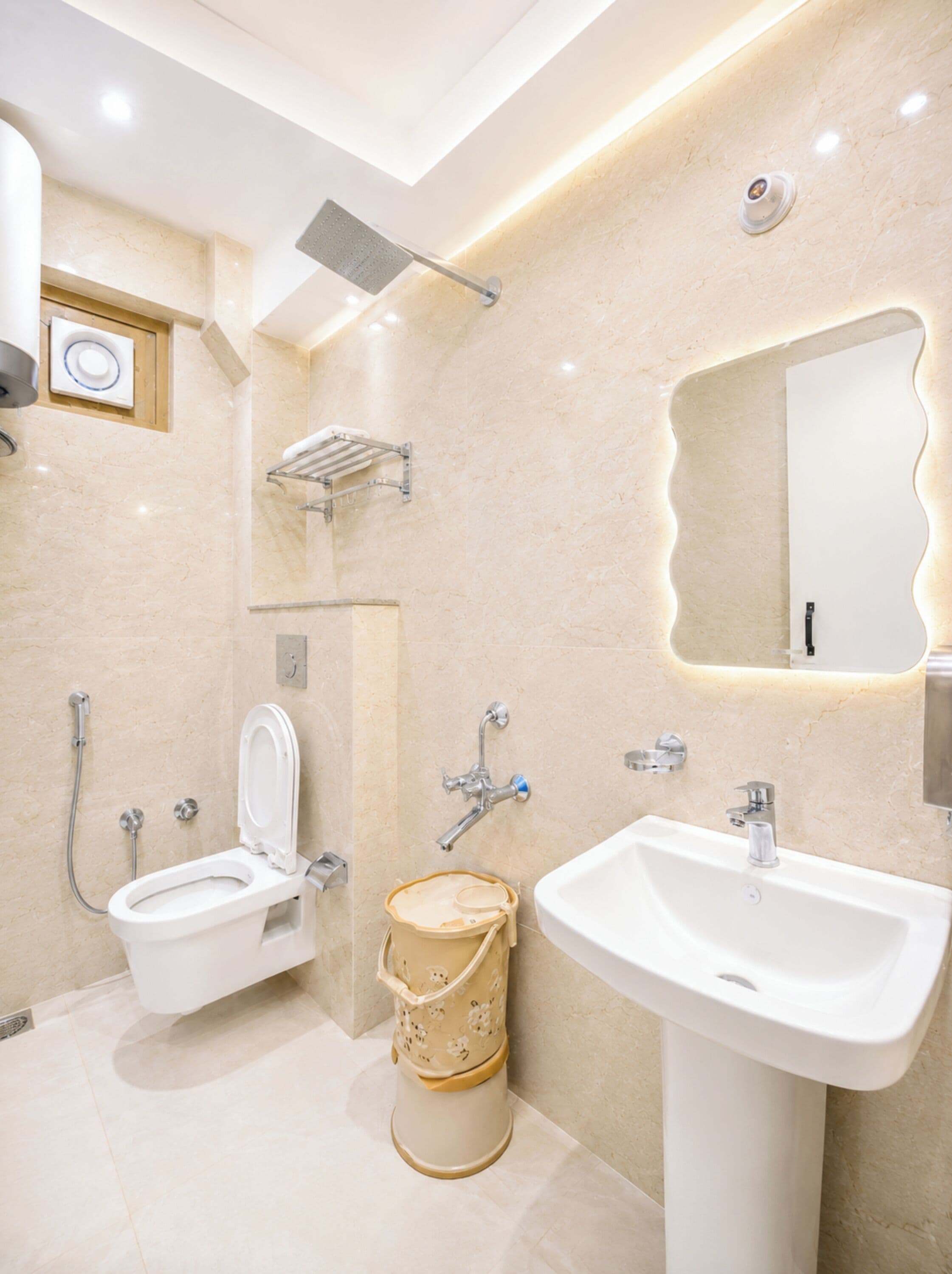 Deluxe Quadruple Room | Bathroom