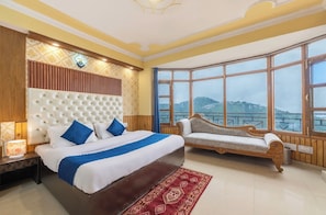 Deluxe Double Room | Hypo-allergenic bedding, desk, soundproofing, free WiFi - Hotel Mount Breeze Nainital (Nainital)