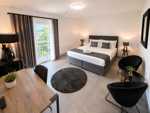 Superior Double Room, Balcony, City View | Desk, laptop workspace, free WiFi - Elion Hotel Siegen (Siegen)
