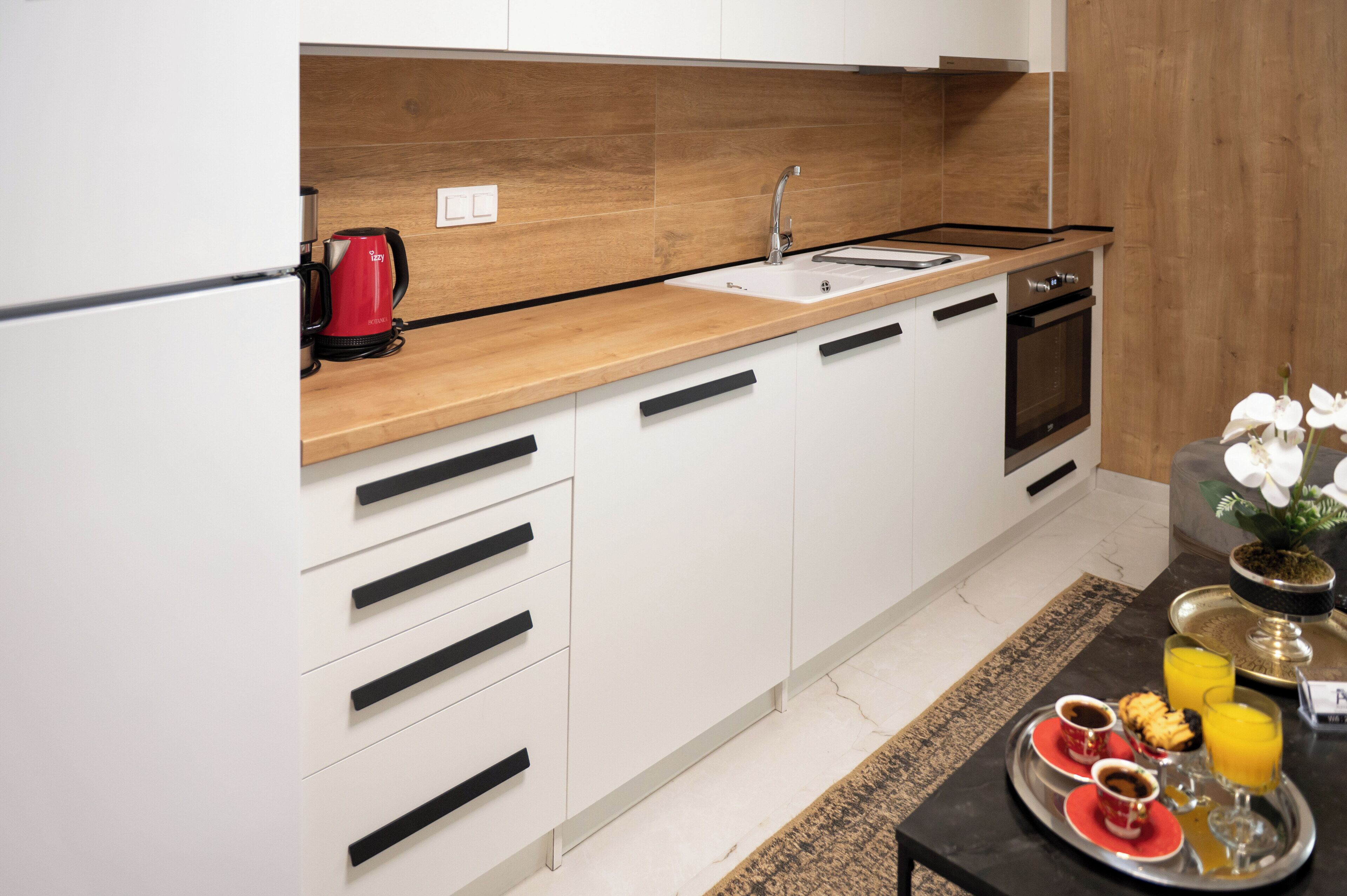 Standard Apartment, Balcony, City View | Private kitchen | Fridge, oven, stovetop, cookware/dishes/utensils