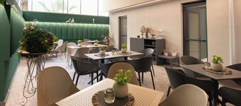 Alexandra Boutique Residence Downtown 