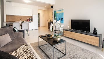 Apartment, Balkon, Meerblick | Wohnbereich