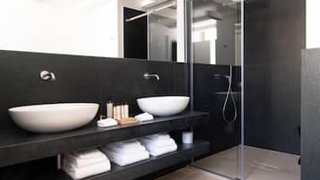 Familienzimmer | Badezimmer | Hausschuhe, Handtücher