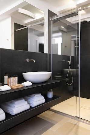 Familienzimmer | Badezimmer | Hausschuhe