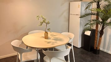 Family Room | Dining