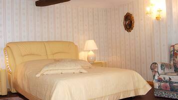 WiFi, bed sheets