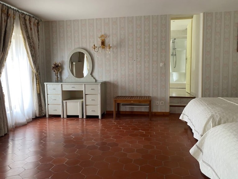 Chambre D'hôtes Le Relais Des Hirondelles - Hortensia Jardin Dans La Propriété - Gisors