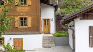 4 bedrooms