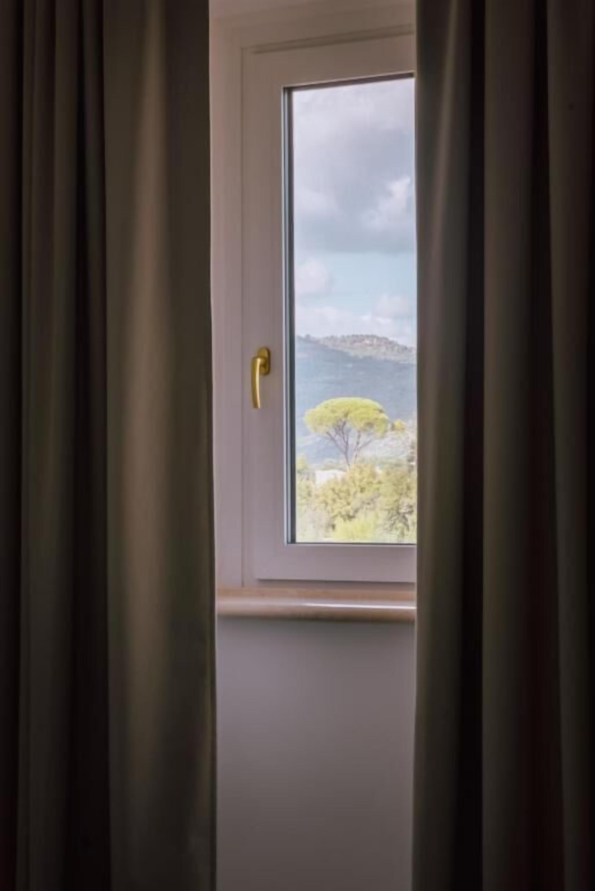 Camera Deluxe con letto matrimoniale o 2 letti singoli, vista montagna | Interni