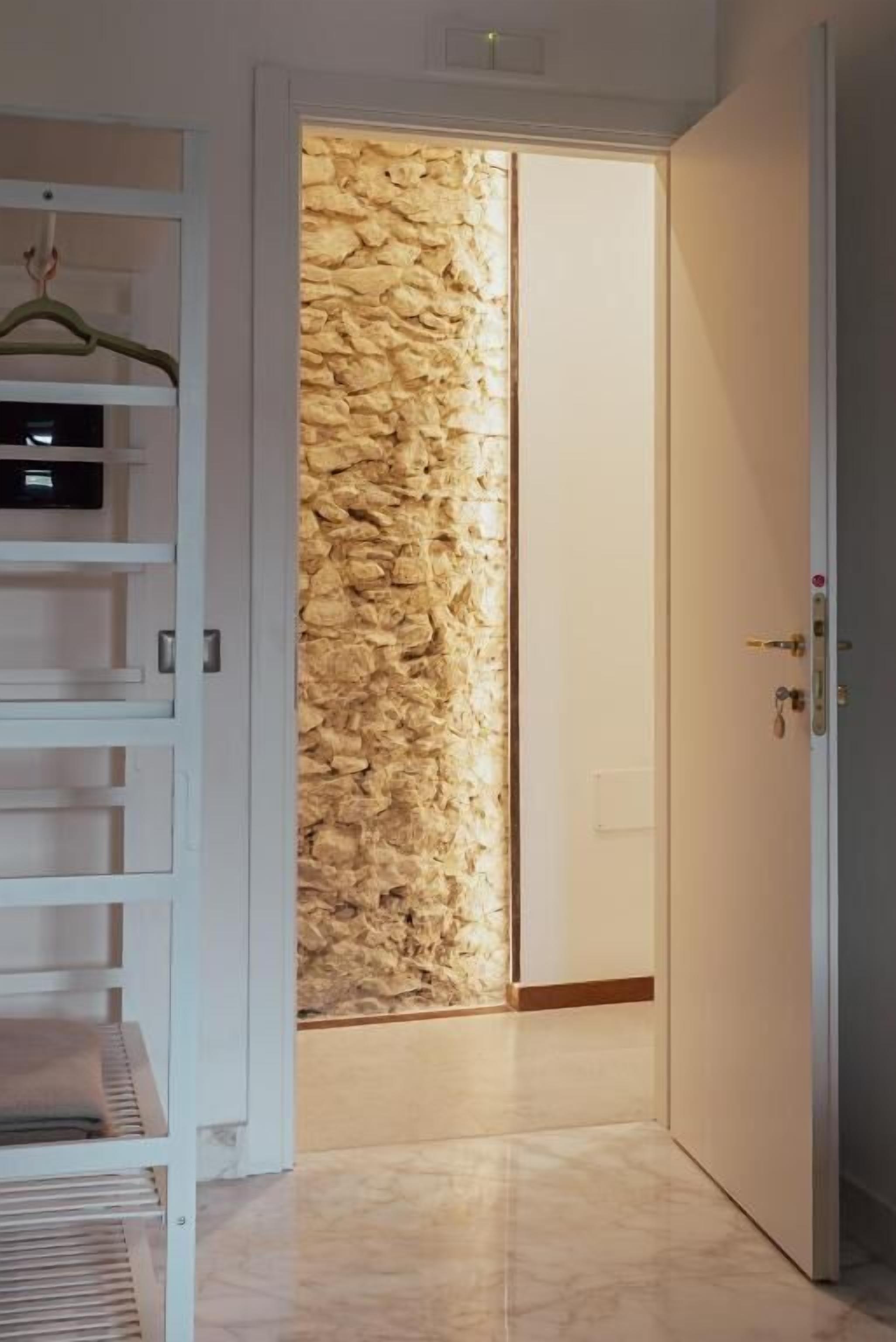 Habitación Deluxe con 1 cama matrimonial o 2 individuales, vista a la montaña | Interior