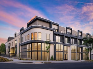 Exterior - Sleeps 20 • Prime 12 South Location • 2 4BDR Suites | The Gilmore by AvantStay (Nashville)