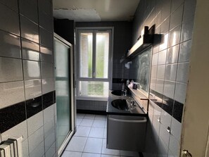 Bathroom - Vrbo Property (Argenteuil)