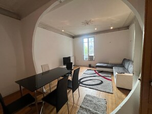 Living area - Vrbo Property (Argenteuil)