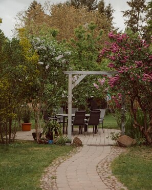 Outdoor dining - Vrbo Property (Michendorf)