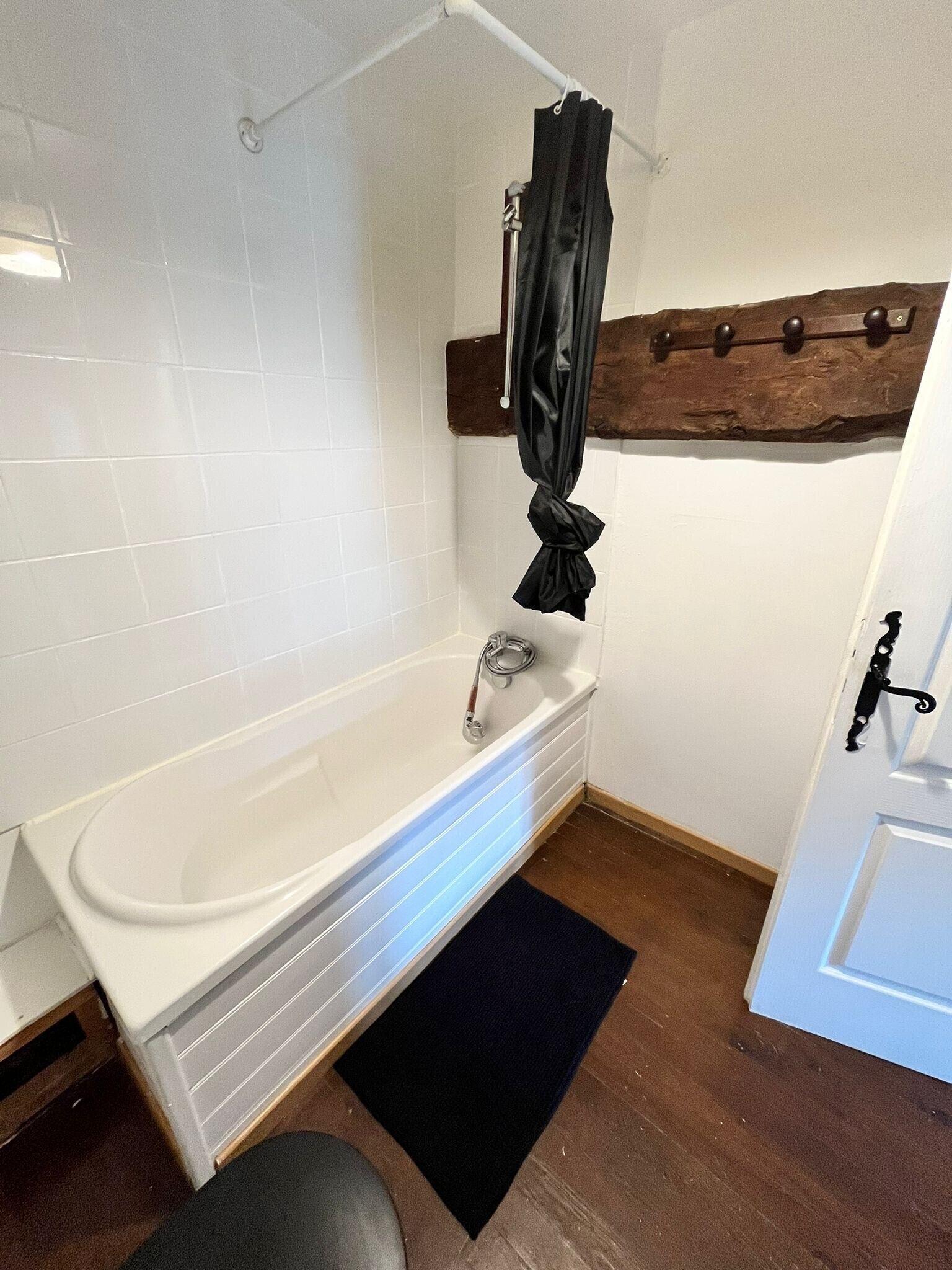 Shower, towels
