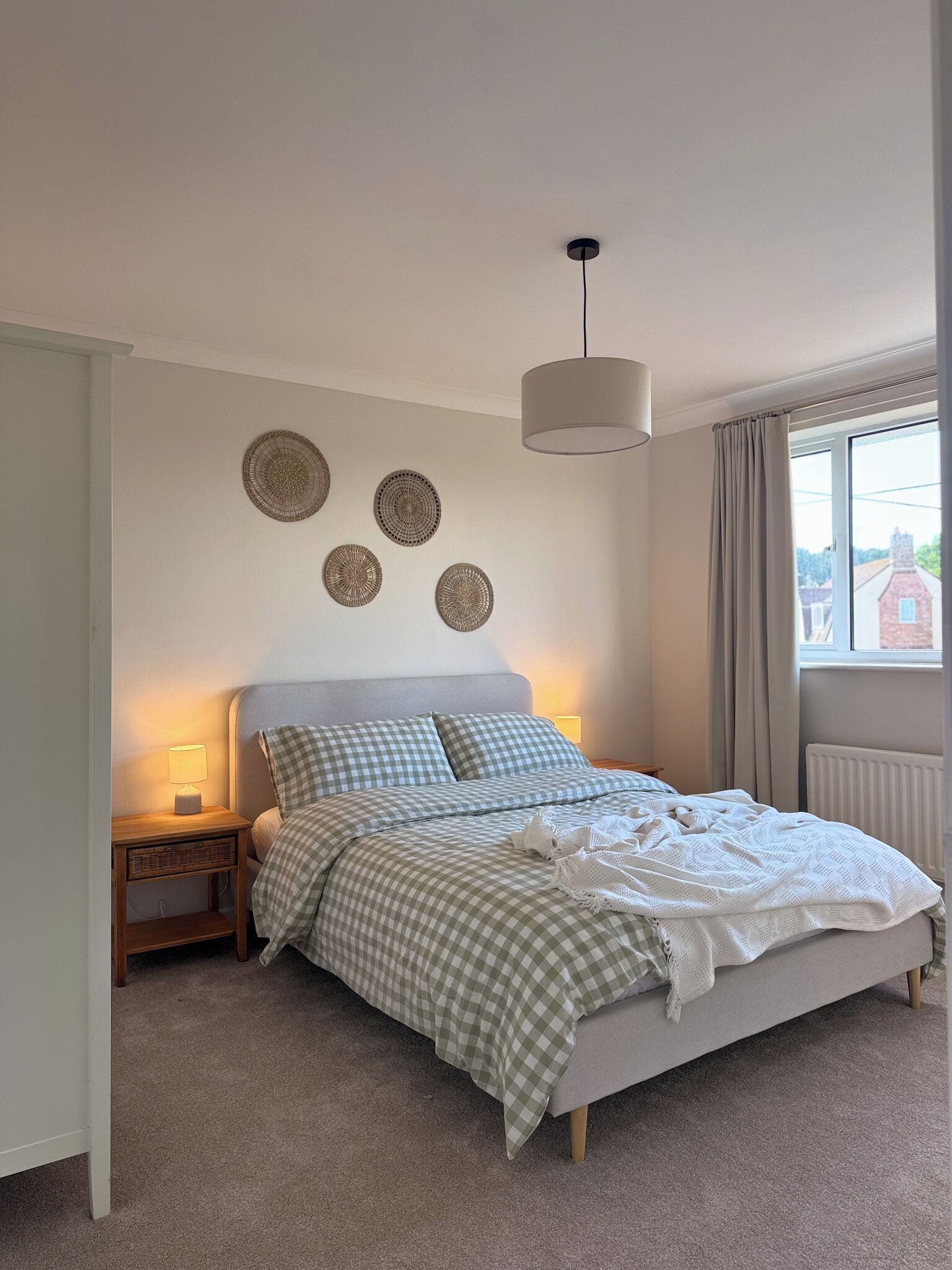 Iron/ironing board, free WiFi, bed sheets