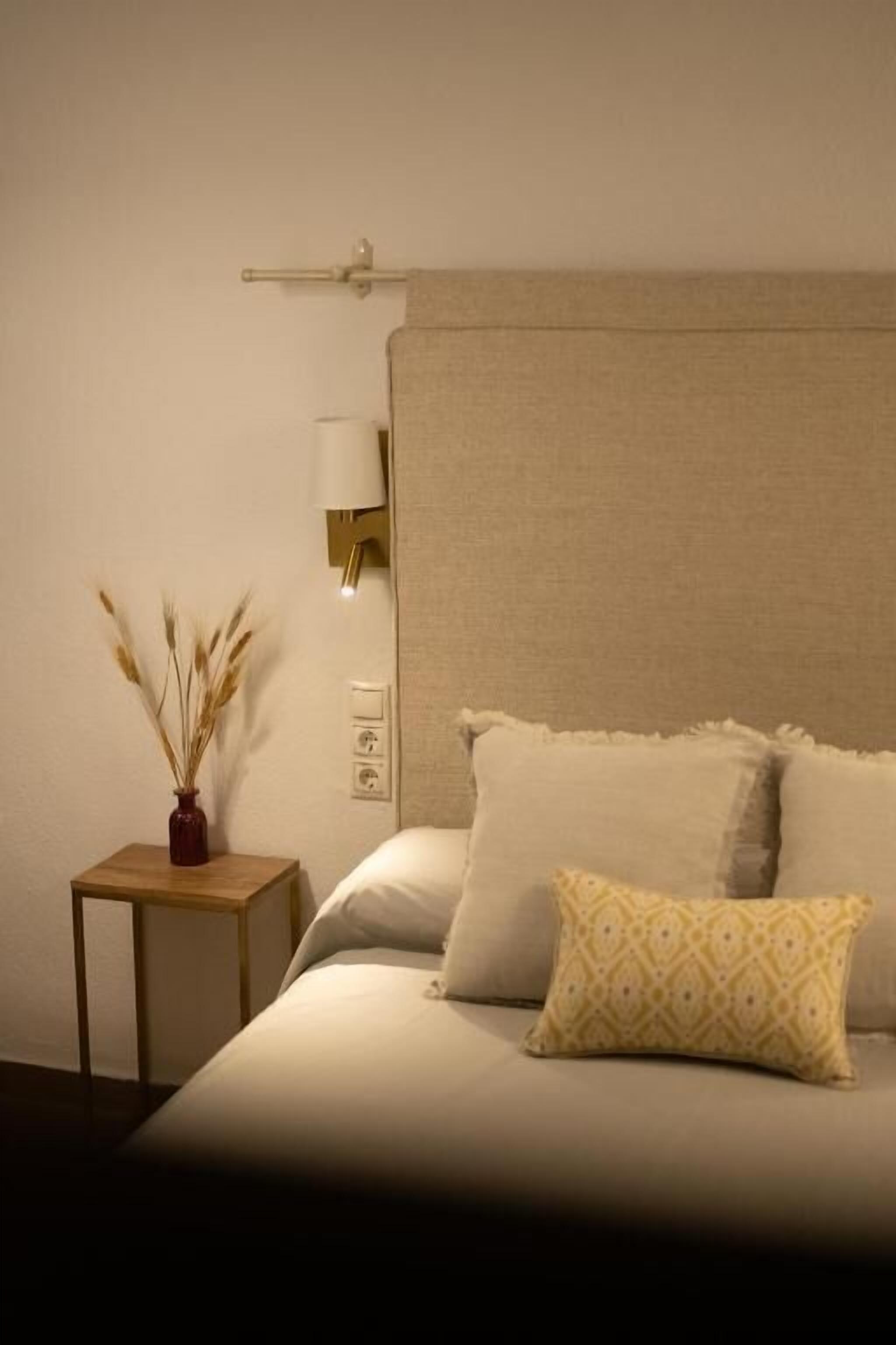 Doppelzimmer, Terrasse, Blick auf den Innenhof | Kostenloses WLAN