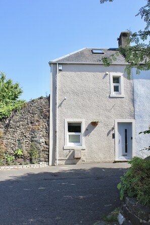 Exterior - The Stirling Lookout | Panoramic Terrace Views | Steps from Stirling Castle (Stirling)