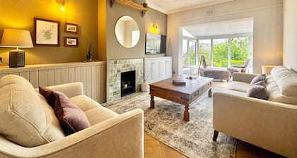The Stirling Lookout | Panoramic Terrace Views | Steps from Stirling Castle