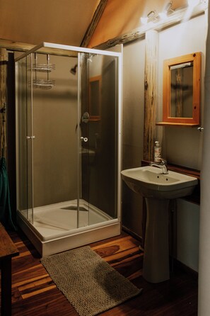 Bathroom - Muchenje River Lodge  (Katima Mulilo)