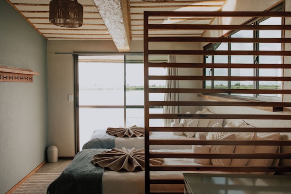 Luxury Mobile Home, River View | Cribs (free), bed sheets