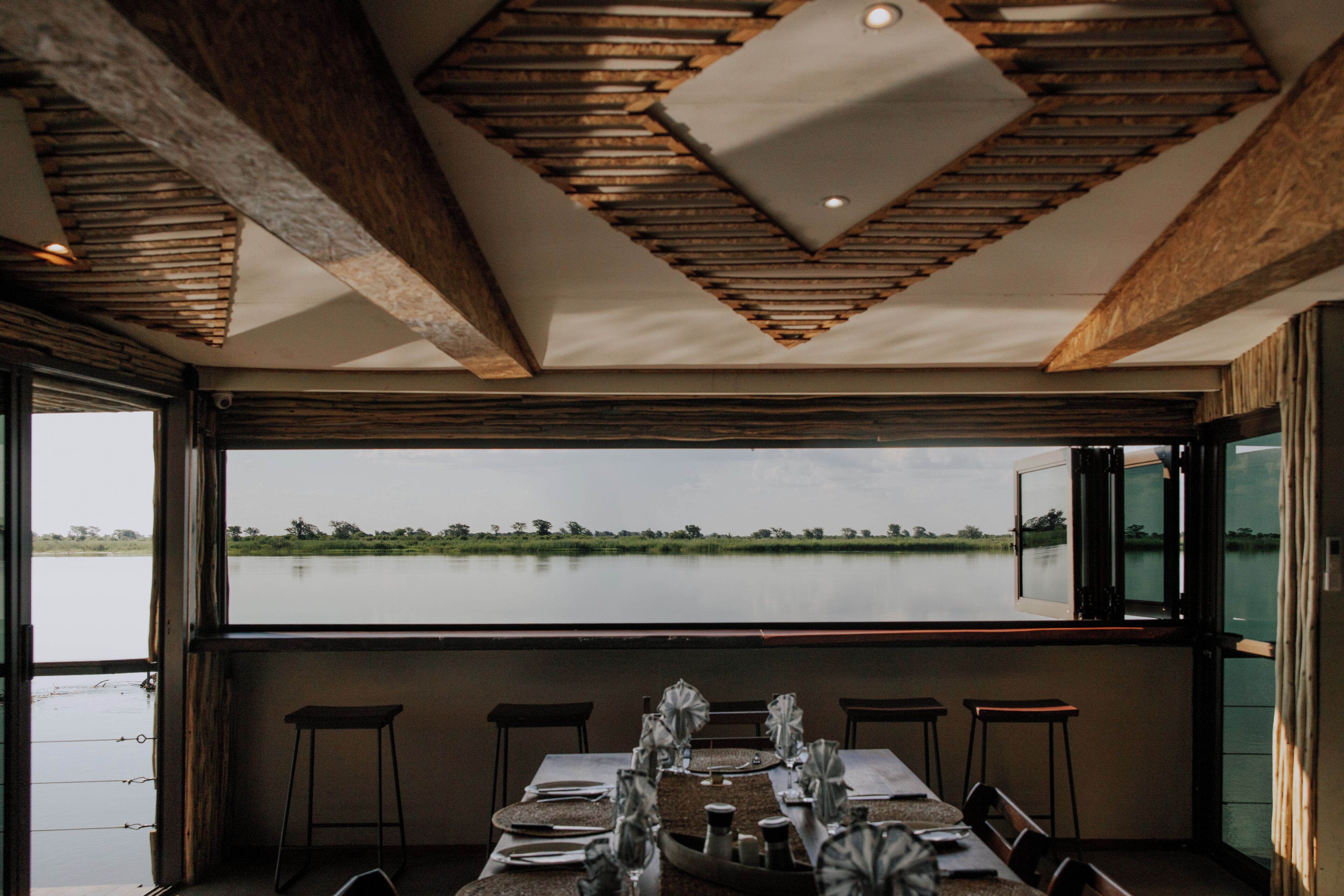 Maison mobile luxueuse, vue sur le fleuve | Restauration