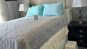 Iron/ironing board, WiFi, bed sheets