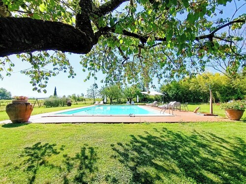 Apartment in a farmhouse between Tuscan hills