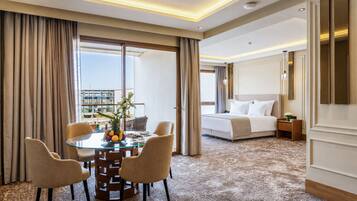 Suite Signature, balcon | Accès au Wi-Fi (inclus)