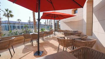 Tempat makan outdoor