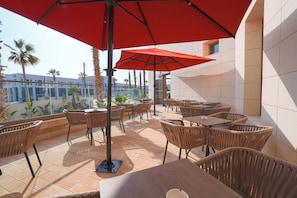 Outdoor dining - Grand Dominium (Agadir)