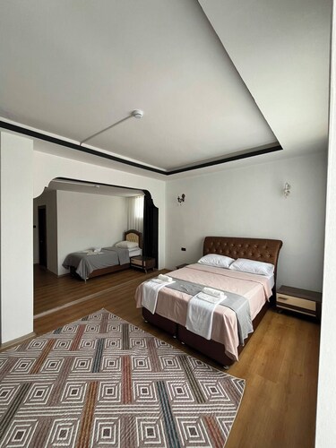 nora palace hotel