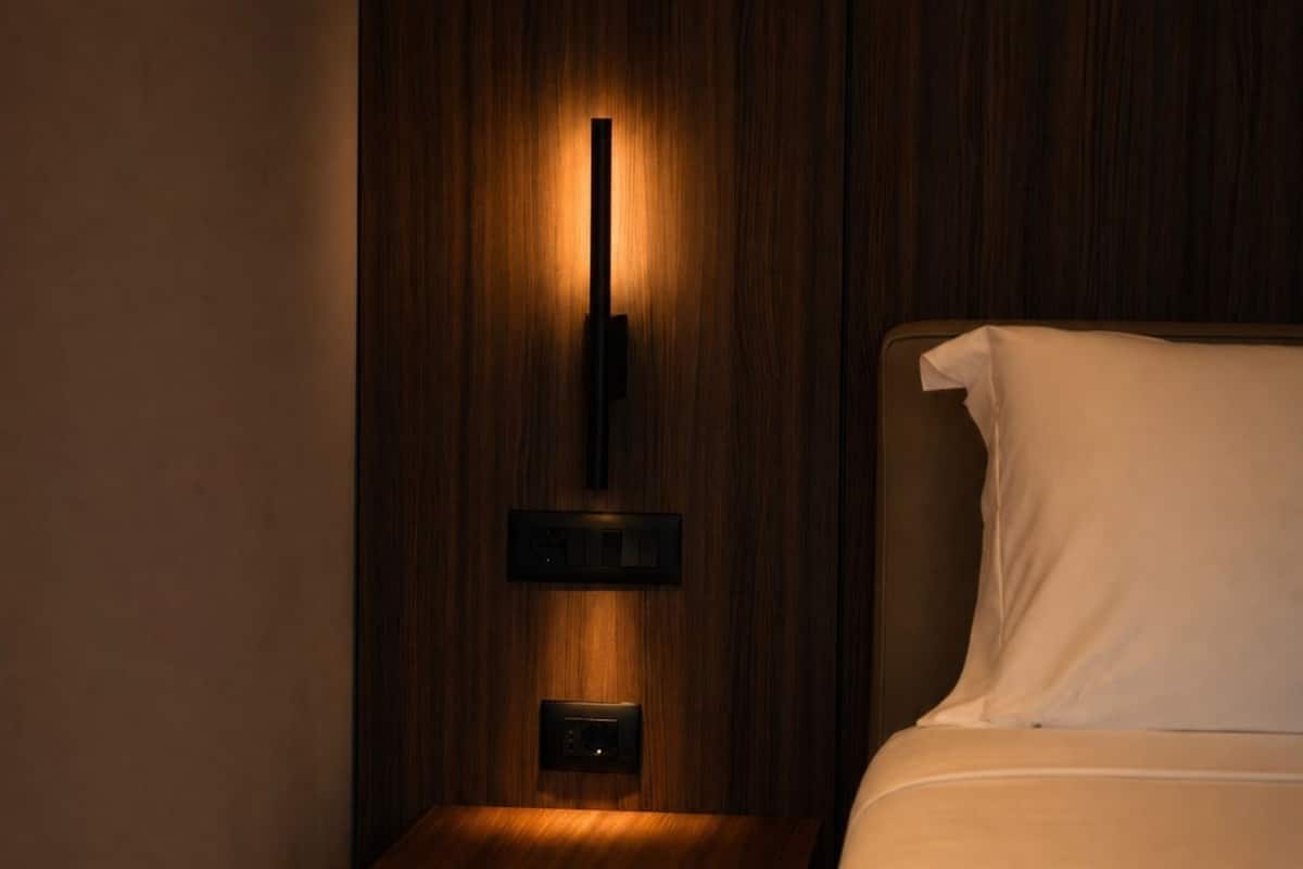 Minibar, laptop workspace, WiFi (free), bed sheets