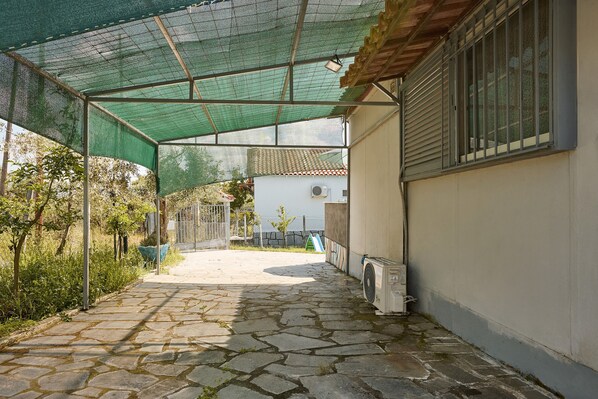 Property grounds - pRETTyHome with private swimming pool,sea view,private parking,bbq,free wifi (χαλκιδικη)