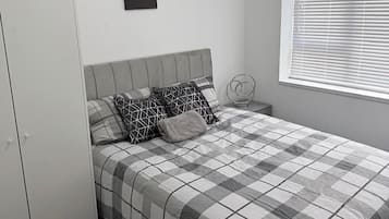 2 bedrooms, iron/ironing board, free WiFi, bed sheets